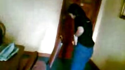 O blondă care are un fund fierbinte este furată tare de penis