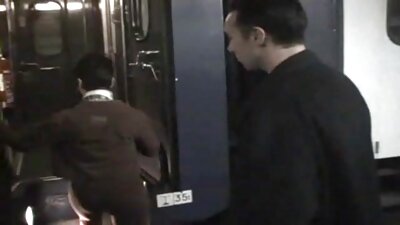Buxom dragă adora să se sufoce cu o bucată groasă de carne de bărbat