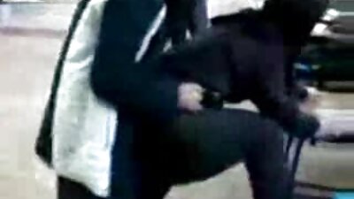 O latină cu un corp ferm își primește o pula și o limbă în pisică