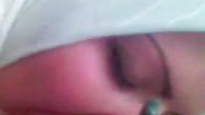 Un tip atrăgător cu mâinile lui l-a făcut pe clientul luxos foarte excitat