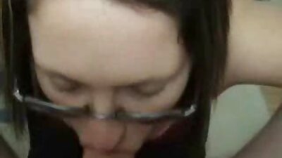 O fată fermecătoare cu păr roșu are nevoie de gaz și penis tare