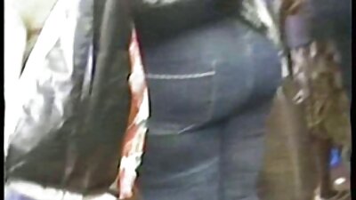 Tânăra curvă goală Ariana Grand se răspândește pentru sex cu penis mare