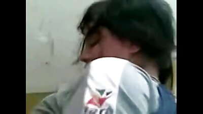 Brunetă cu picioare lungi călărind un ciocan gros în această scenă POV