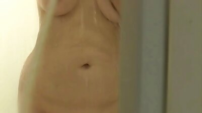 Fermecătoarea blondă Vienna Rose adoră să fie trasă cu brutalitate