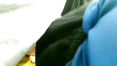 Iubita cu păsărică tăiată face o muie și face sex fierbinte cu un bărbat